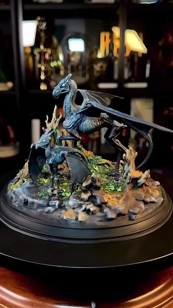 Diorama de Criatura Alada com a sua Cria — Testrálios: a criatura que só alguns conseguem ver