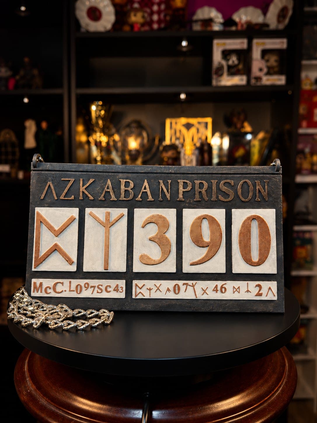 placa de la prision de azkaban numero 390 figura coleccionable mundo magico